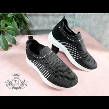 stylish men's sports shoes - 5.23 usd