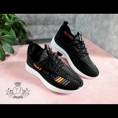 stylish men's sports shoes - 5.23 usd