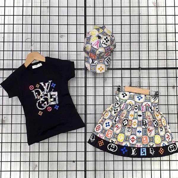 girl suit - 8.49 ~ 8.5 usd $