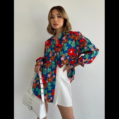women's silk shirt printed with a pattern of colors, shapes and chains - 8.99 usd