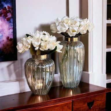 vase - 18.99 usd