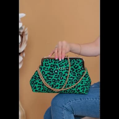 women's handbags - 5.99 usd