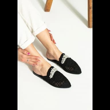 women's slippers - 7.99 usd