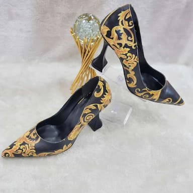 heeled shoes - 14.99 usd