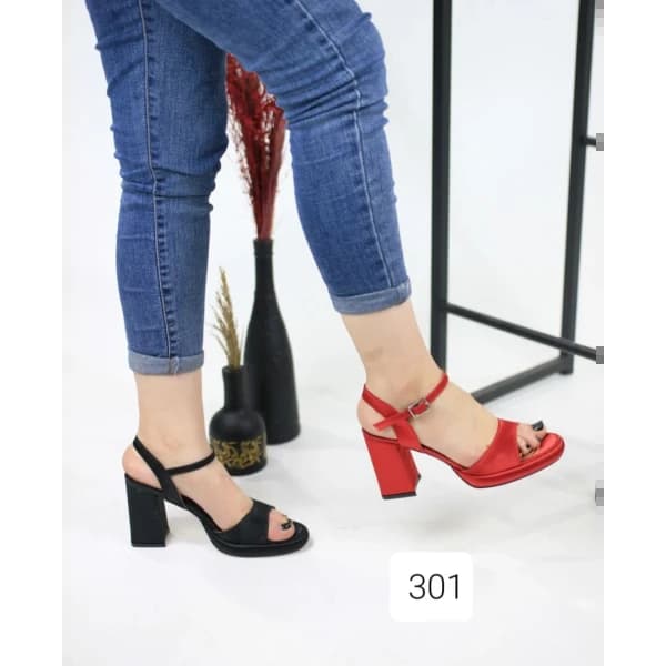 heeled shoes - 9.5 usd $